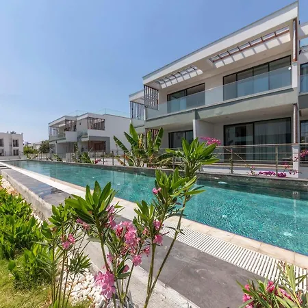 Modern Apartment Near Beach With Central Location In Bodrum *