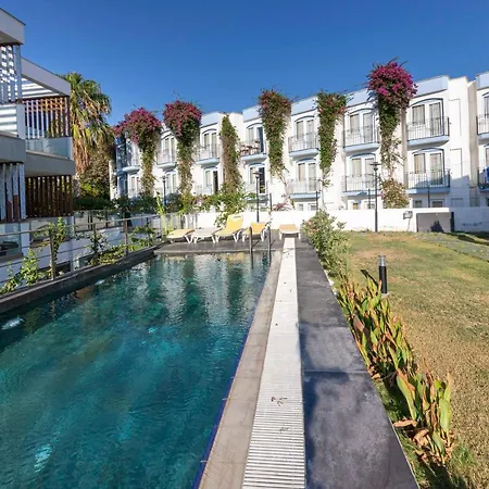 Modern Apartment Near Beach With Central Location In Bodrum Gümbet